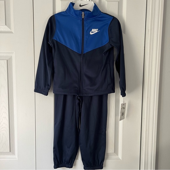Nike 2-Piece Set - Picture 1 of 10